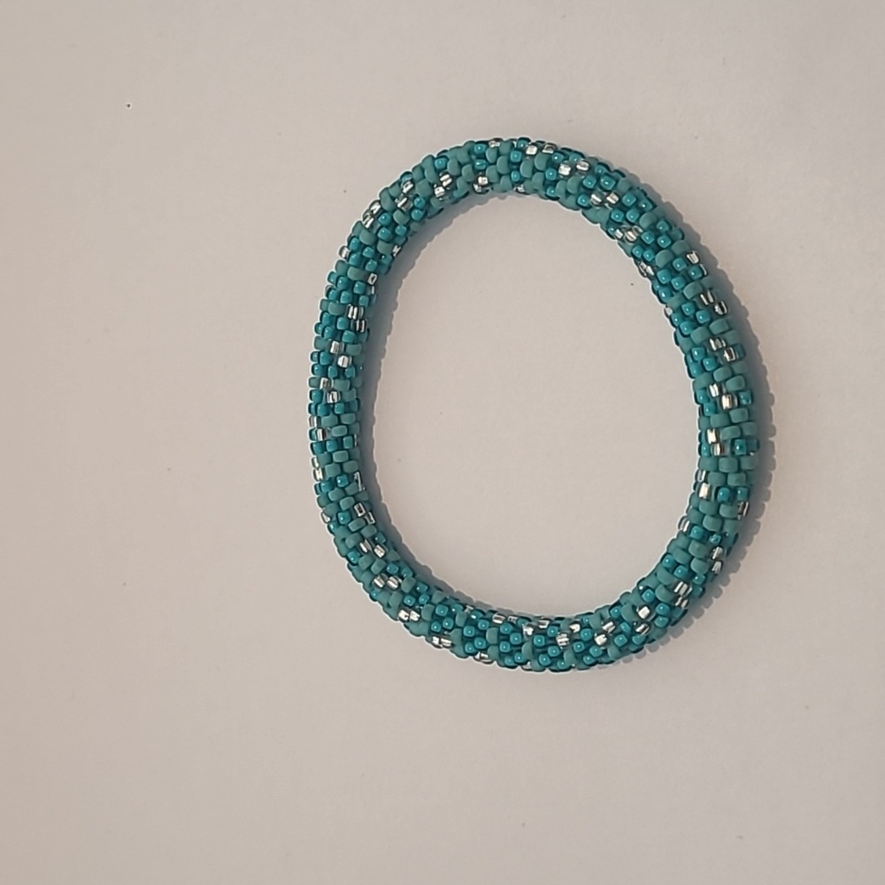 HAND CROCHETED SEED BEAD ROLL ON BRACELETS IN LOT OF 5 DESIGNS - Picture 2 of 7